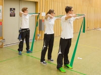 LM-Halle-2015-Till-Rohde-Michael-Stockner-Isabel-Schauer-Aufwaermen-Theraband