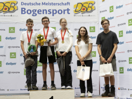 Siegerehrung SchülerInnenklasse Recurve  bei der Deutschen Meisterschaft Feldbogen