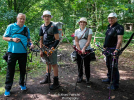 Gruppenbild mit Alina bei der Deutschen Meisterschaft Feldbogen