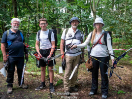 Gruppenbild mit Sára bei der Deutschen Meisterschaft Feldbogen