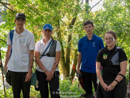 Gruppenbild mit Bálint und Aurelia bei der Deutschen Meisterschaft Feldbogen