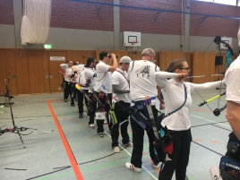 Ergoldinger-Nikolausturnier-2017-Schiesslinie_Fernglaeser