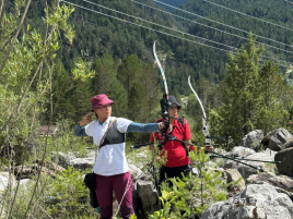 Rebecca Beck beim Feldbogenturnier in Scharnitz